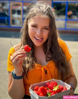 Anastasia_rose_official [ anastasia-rose-official ] - sometimes wanks are beautiful things, and sometimes they're lazy