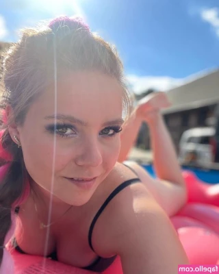 Anastasia_rose_official [ anastasia-rose-official ] - Whips and chains content coming out next week 💗😊
