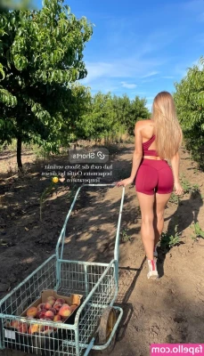 Stephanie Baessler [ stephanie-baessler ] - Videocall?