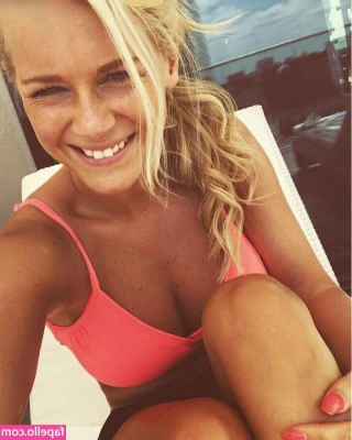 Julia Lindholm [ julia-lindholm ] - Soft & squeezable 🌺