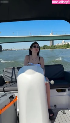 Kathiyessir - Would you let me sit on your lap?