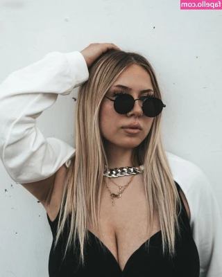 Steffihmn - Mmmmm lacey curvy milf