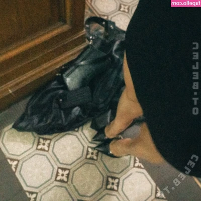 matheamathea - Sweet and girly in this latex? Or wrong and filthy? Which do you