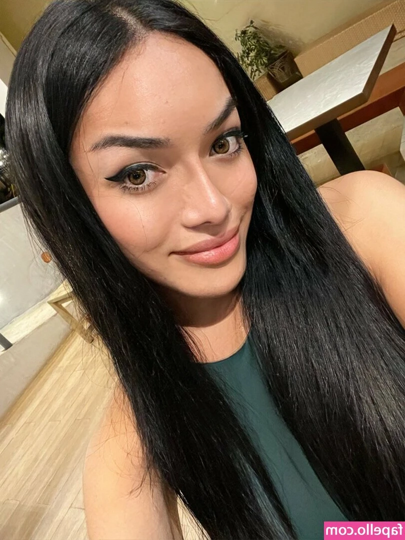 Queen Asian [ queen-asian ] - woof