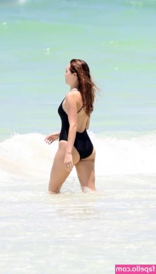 Alycia Debnam Carey [ alycia-debnam-carey ] - Hawt Body Afro Latina Trans Babe.... Phatt ass and sweet tranny cock 