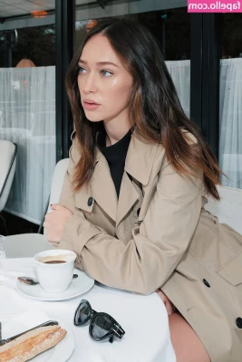 Alycia Debnam Carey [ alycia-debnam-carey ] - Cumon England