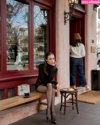 Alycia Debnam Carey [ alycia-debnam-carey ] - What ending do you prefer