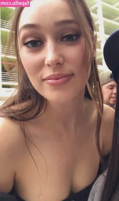 Alycia Debnam Carey [ alycia-debnam-carey ] - Waiting for u with a lot of surprises 🥵💘🎁