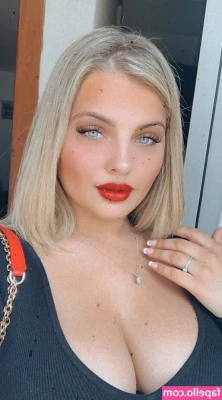 Kristina Bobrova [ kristina-bobrova ] - This is what happens when you invite a trans girl to a girls night