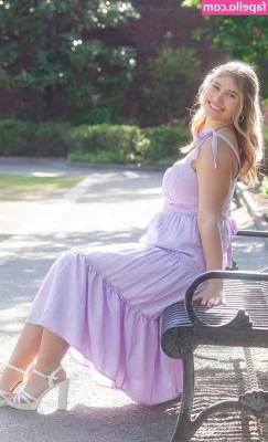 Gabby Gunter [ gabby-gunter ] - Wishing you the best weekend ever 😘