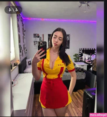 Elisa Denisee [ elisa-denisee ] - WATCH THIS NAUGHTY ELF FIND A NEW TOY  COME PLAY WITH ME BEFORE SANTA