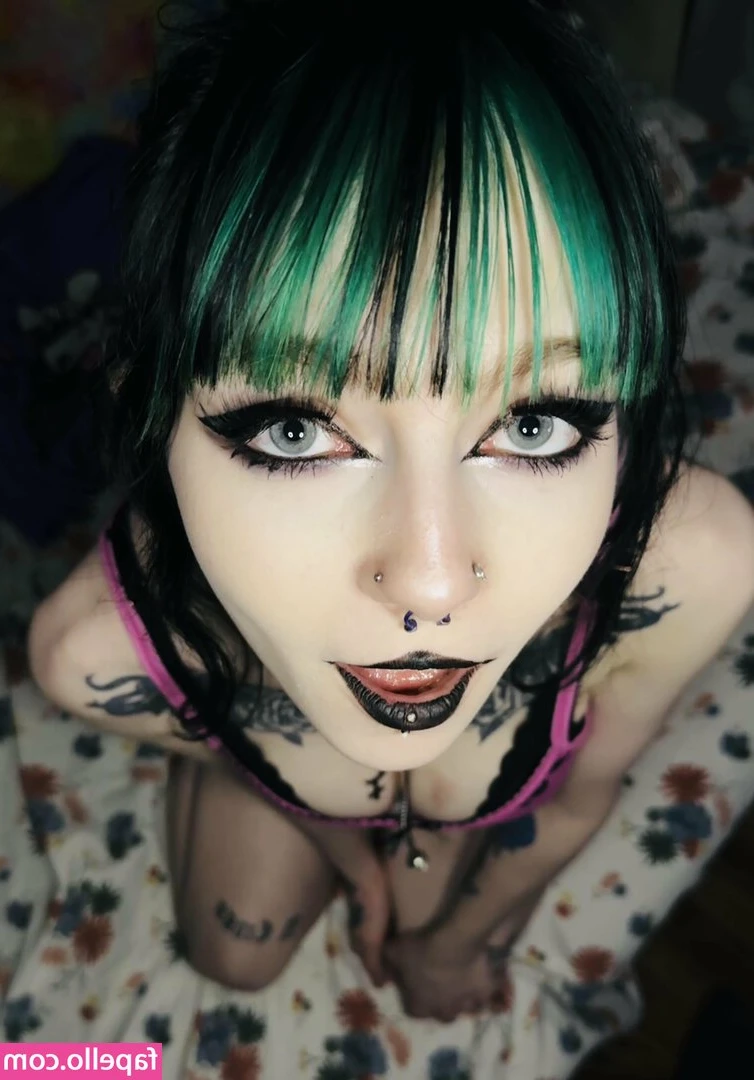 Sinfulthorns - Assinei também o canal da minha amiga @erikaleeoficial , lá também