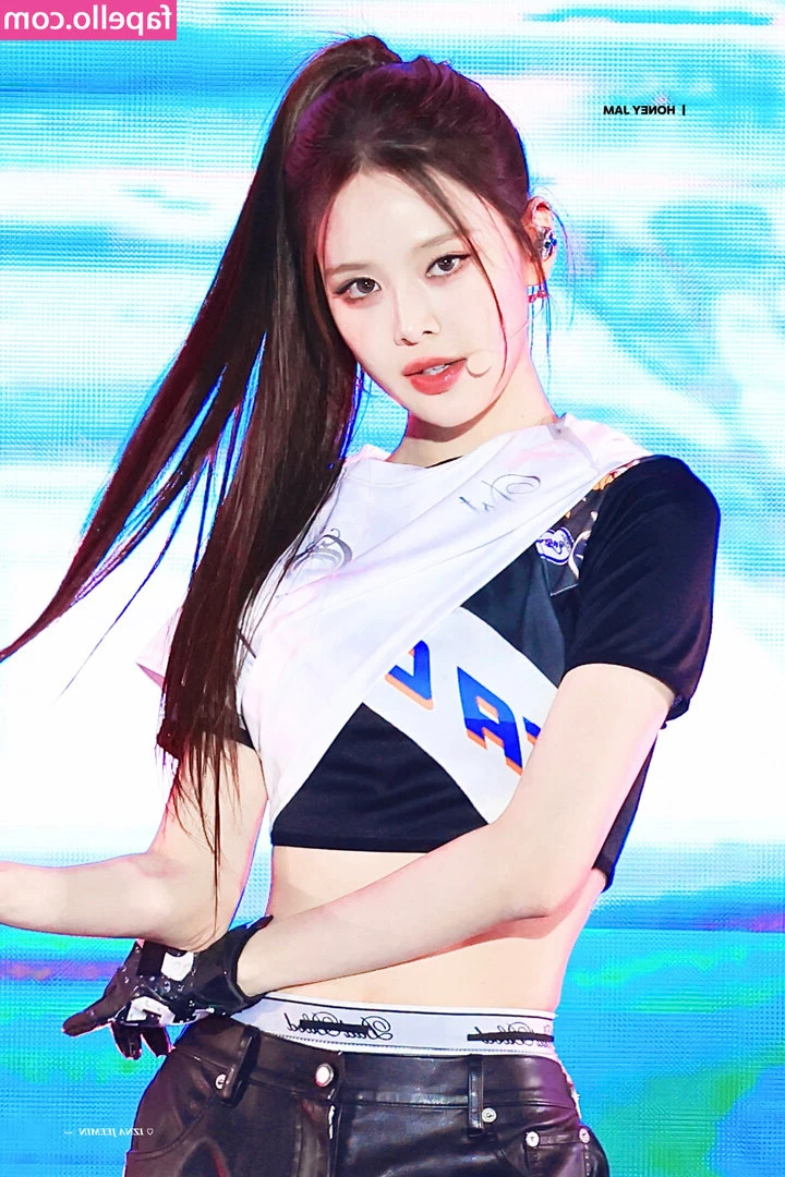 Bang Jeemin [ bang-jeemin ] - Tiny boobs...Tiny tits...😭