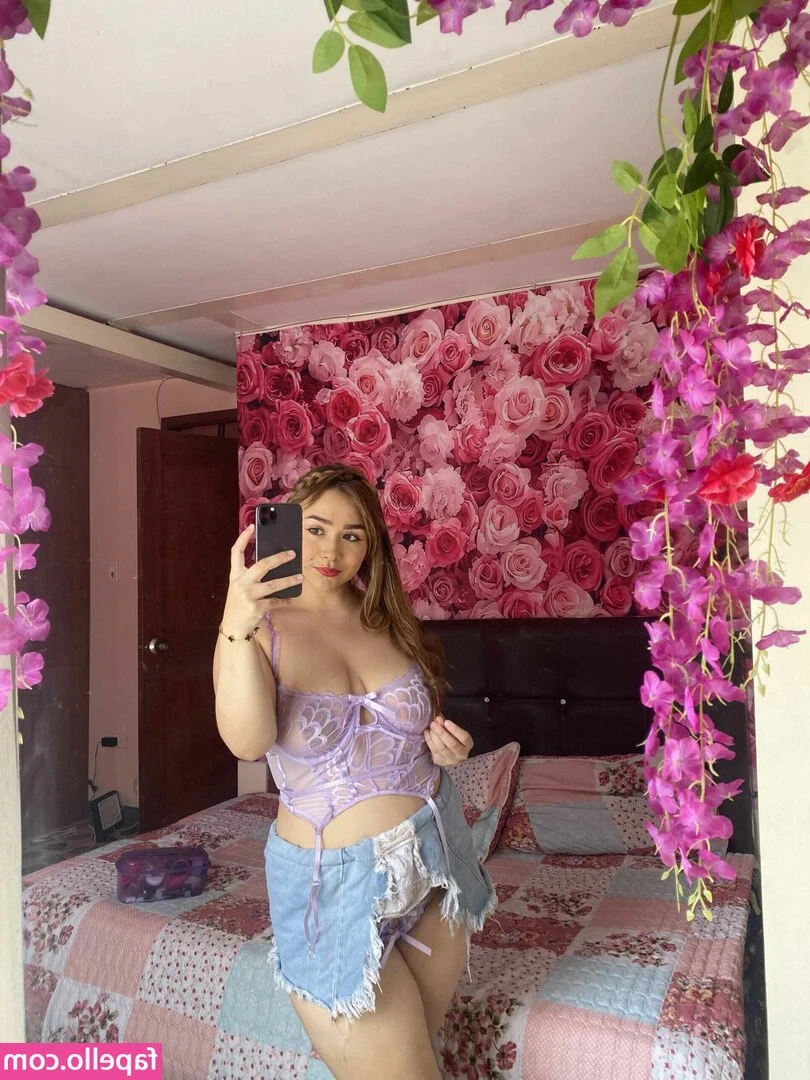 Valeryfox01_ [ valeryfox01 ] - You can’t buy happiness, but a bikini is pretty close😈
