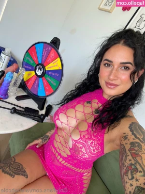 alanahcole - I’m out today at a theme park all day so I’ll reply to messages