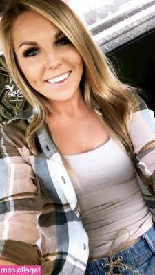 Sophie Swaney [ sophie-swaney-4 ] - @thereal_mayafarrell and I are coming to your DMs soon! 🥰