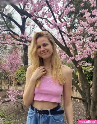 Hannah Tulnik [ hannah-tulnik ] - https://ngl.link/maloneroast_   Tea is back get your questions in,