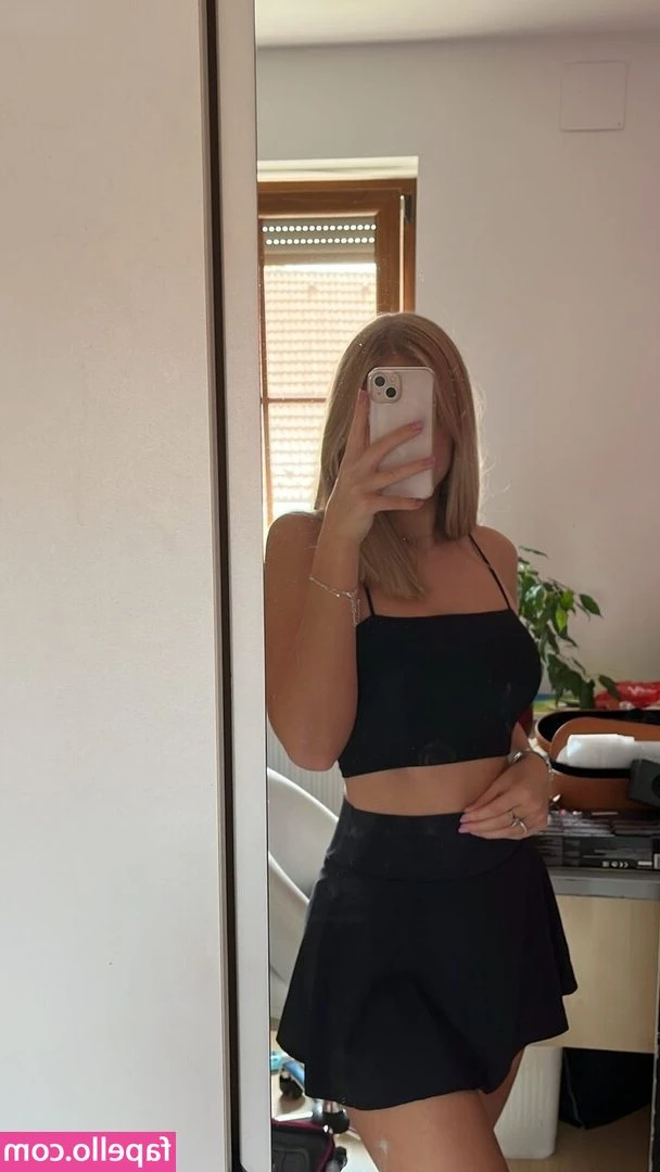 Janaxf - All Babygirl has to do is look at me like this and I will give her