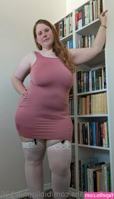 bibliophile120 - Mmmm she looks cute in satin