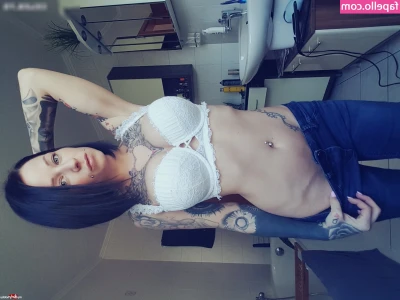 Lizzyvanhyde - getting creamed bts, I do have a version with talking if youre