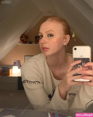 Franziska Schultz [ franziska-schultz ] - I really want to play today, what do you think is hotter and more