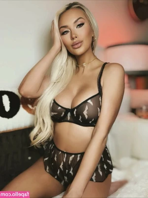 Kassi Jayde [ kassi-jayde-1 ] - Do you want to see me pull my thong into my pussy?👉👈💖