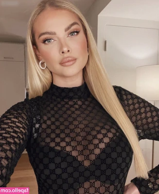 Darya Strelnikova [ darya-strelnikova ] - Una escapadita a la casa vacia😈😈😈