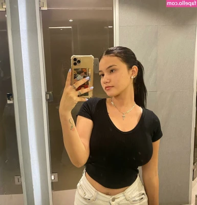 nanncisoza - would you suck on my toes?