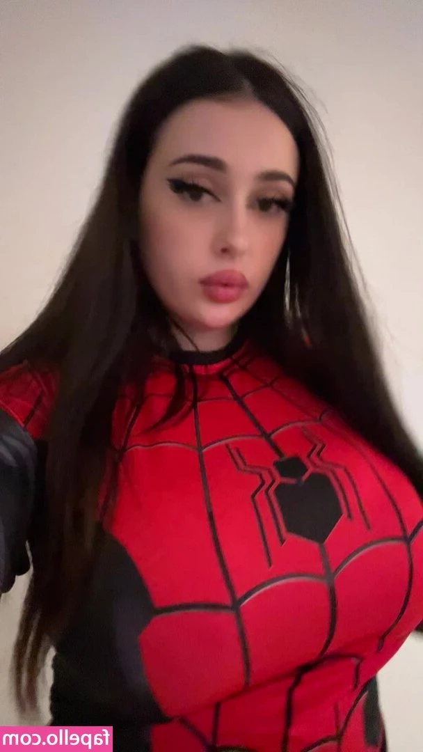 lovebabysarahhh - Let’s start this weekend off right😜who’s getting naughty with