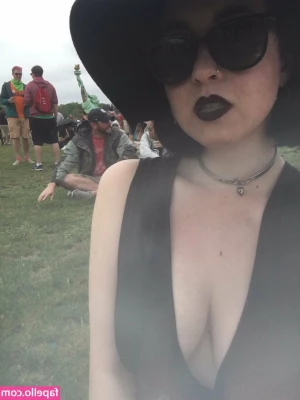 Friendly Witch [ friendly-witch ] - Videito hoy