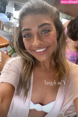 Gia Giudice [ gia-giudice ] - One hole is already filled, would you fill my other one? 🥺