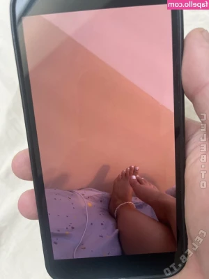 Feets - your gf is here ❤️