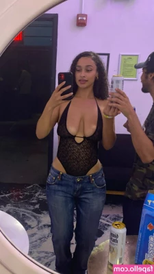 Sarina - Who s Online Wanna Go Live w  Me Tonight