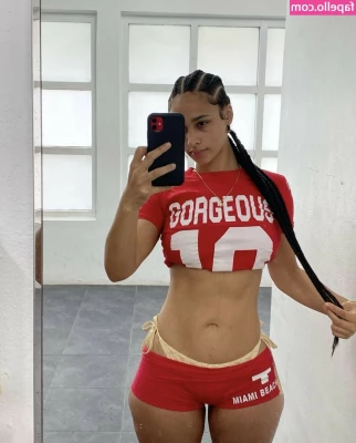 Sarina - Do you want a Sunday special? DM #FLASH 🥵🥵🥵