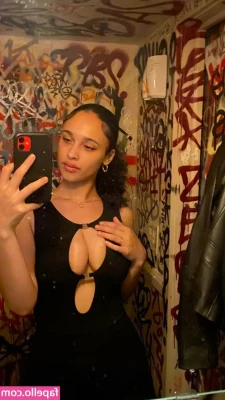 Sarina - can i be ur goth gf