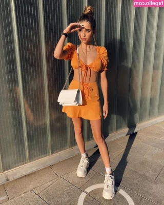 Berta Castañé [ berta-castan-e ] - So I tried going blonde AND I’m priming my house....