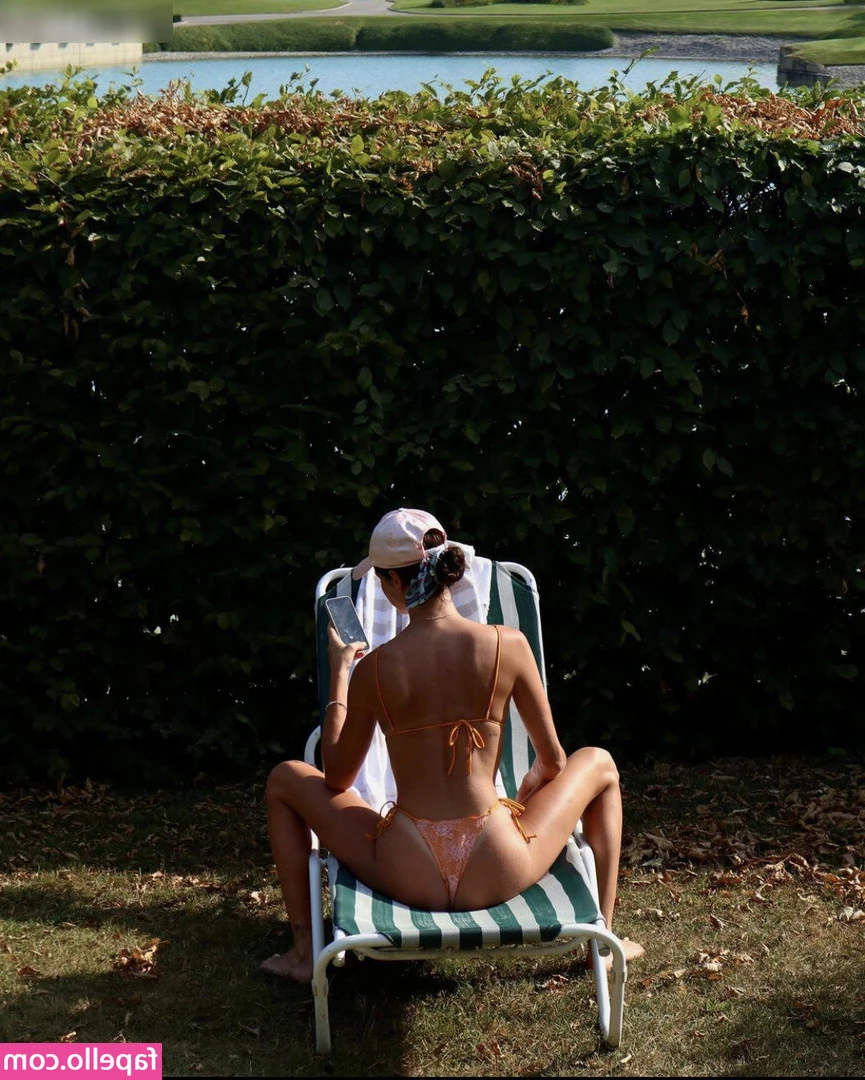 Zoe Salome Saip [ zoe-salome-saip ] - Which position is best, legs spread 🦋 or legs together 🍑 enjoy