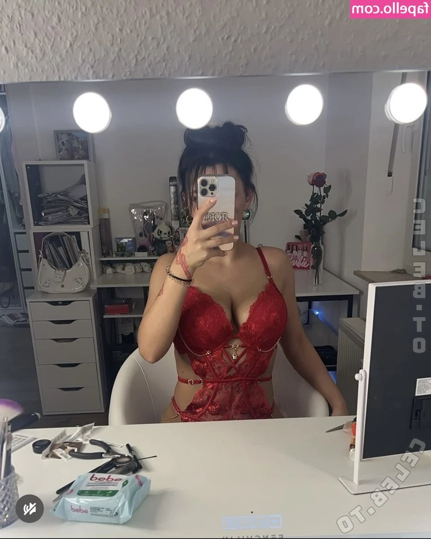 Amelie Sorg / ameliesorg [ amelie-sorg-ameliesorg ] - Snap saw it first 👀 Tip $20 for lifetime add to my naughty snap