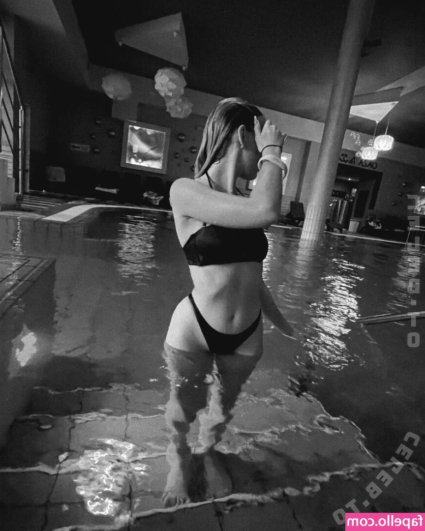 neli.kutnar [ neli-kutnar ] - I want you to cover my face! 💦😈  It is Suck it Saturday! You