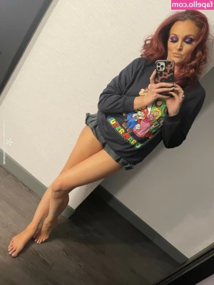 Maria Kanellis [ maria-kanellis-1 ] - Wait.. favorite season. Not month. I should go to bed lmaoo