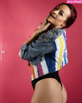 Maria Kanellis [ maria-kanellis-1 ] - Me