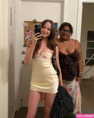 Ava Cooper [ ava-cooper ] - I’ve been told my pussy looks like a rose 🌹