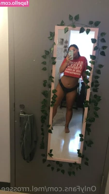 mel.rrrossee [ mel-rrrossee ] - say yes if you accept 🍒 pics in your inbox 💛