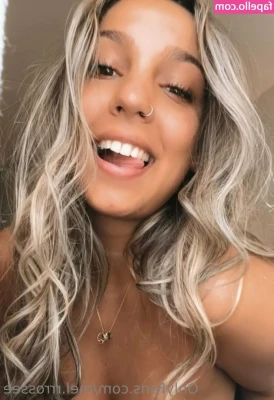 mel.rrrossee [ mel-rrrossee ] - special live tonight at 8pst @halimurrayy 🥵