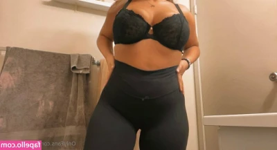 mel.rrrossee [ mel-rrrossee ] - It’s time to get rid of this tiny thong!