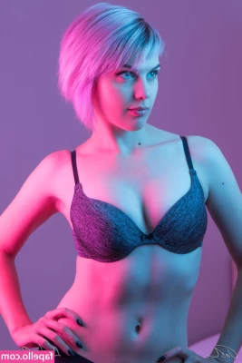 LuckyBonez - Who wants a sniff and a taste