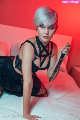 LuckyBonez - I ve just finished Bridgerton  yeah yeah  day late  dollar short  and