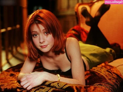 Alyson Hannigan [ alyson-hannigan ] - Humpday!💋 Next 20 fans to tip $20 and up will receive a super