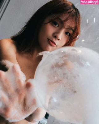 __s.w.p__ [ s-w-p ] - On your knees and worship me while I m smoking my cigarette in