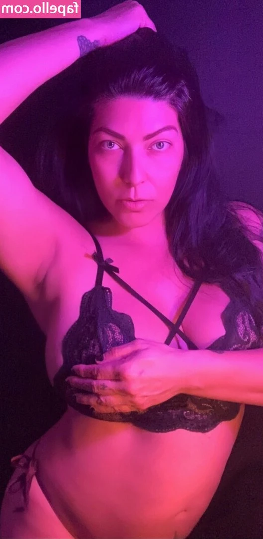 Shelly Martinez [ shelly-martinez ] - Now the site is back up and running, it's time for last night's